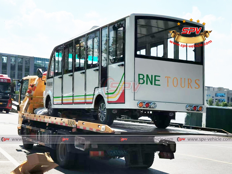 1 Unit of Sightseeing Truck Loaded onto Flatbed Truck
